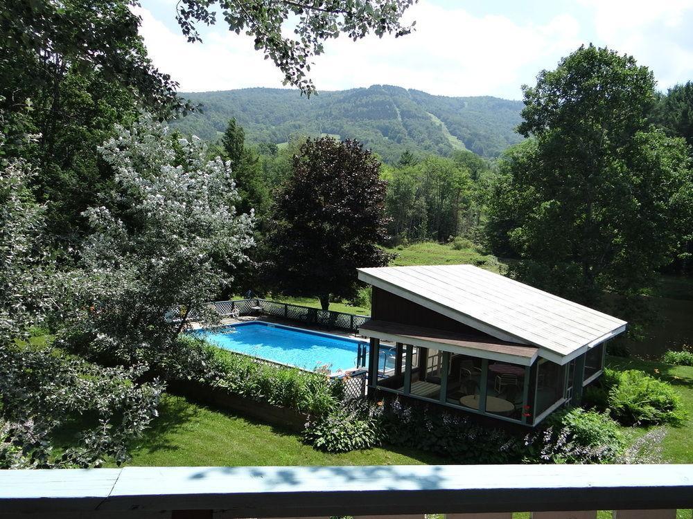 Blue Gentian Lodge At Magic Mountain Londonderry Esterno foto
