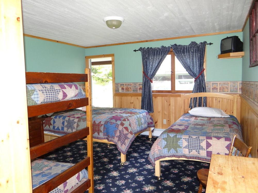 Blue Gentian Lodge At Magic Mountain Londonderry Esterno foto