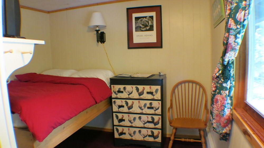 Blue Gentian Lodge At Magic Mountain Londonderry Esterno foto